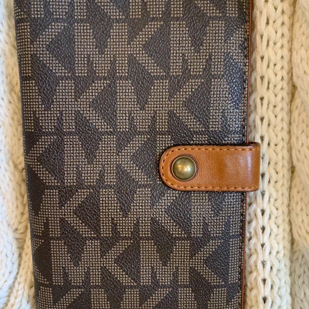 Michael Kors Monogram Wallet